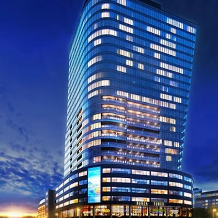 Apartment Hanza Tower Lux Jacusi & Sauna & Pool *